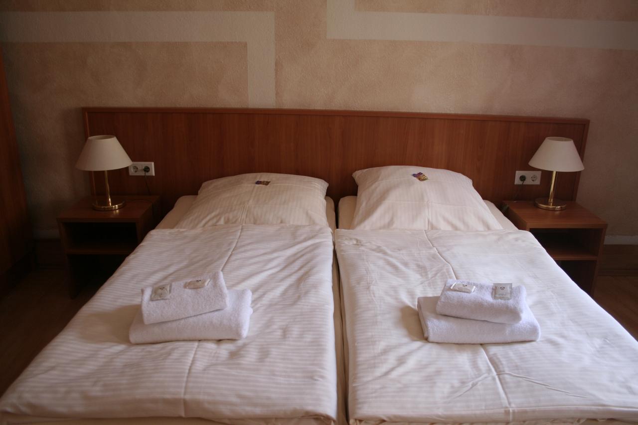 Landgasthof Hotel Rebe อัลไซย์ ภายนอก รูปภาพ